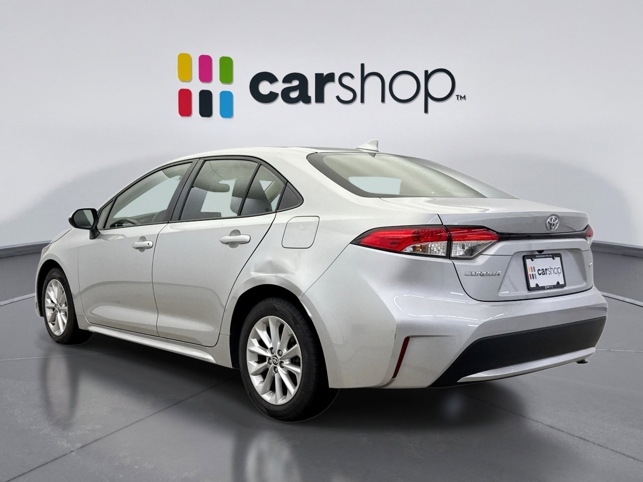 Used 2020 Toyota Corolla LE image 3