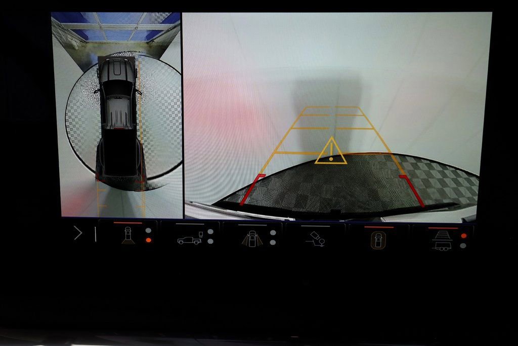 Used 2024 GMC Sierra 3500 Denali Ultimate image 26