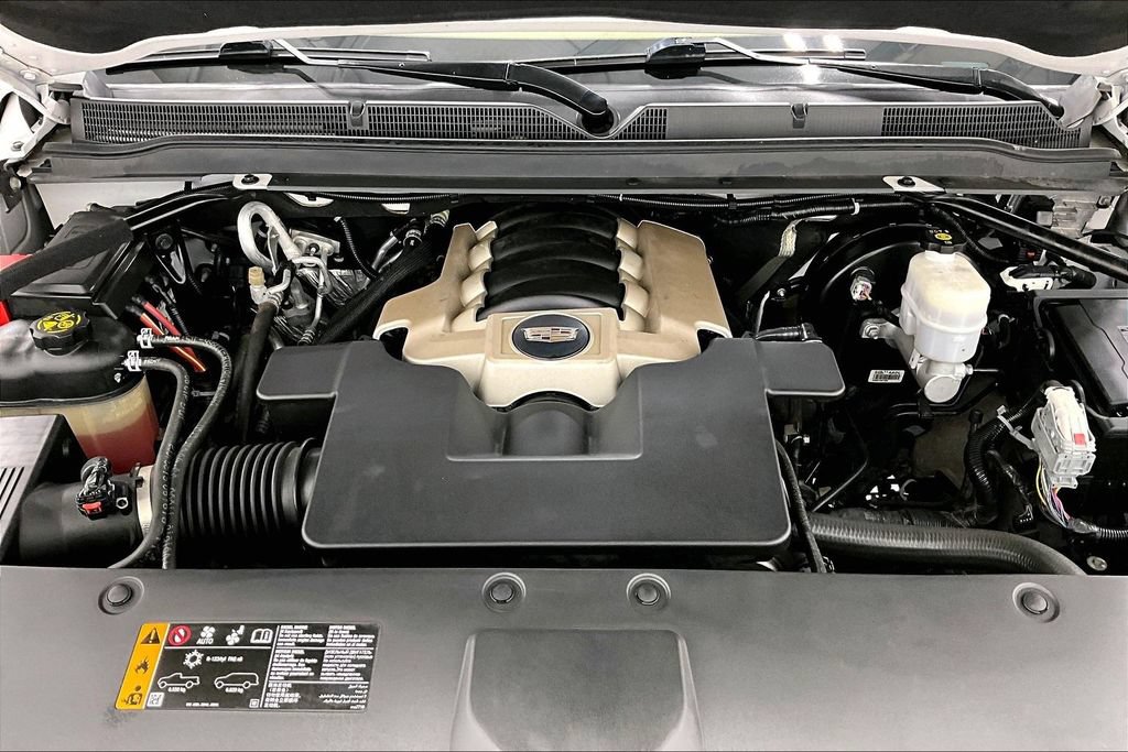 Used 2018 Cadillac Escalade Platinum AWD/4WD image 11