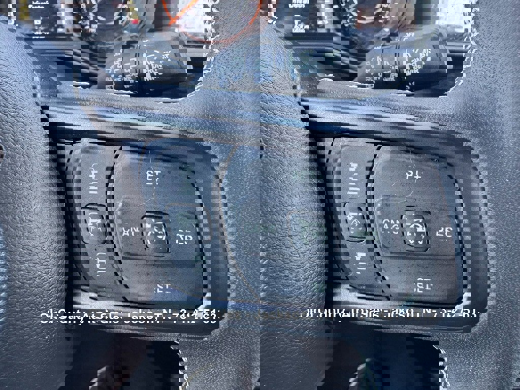 Used 2025 Jeep Wrangler Sport image 39