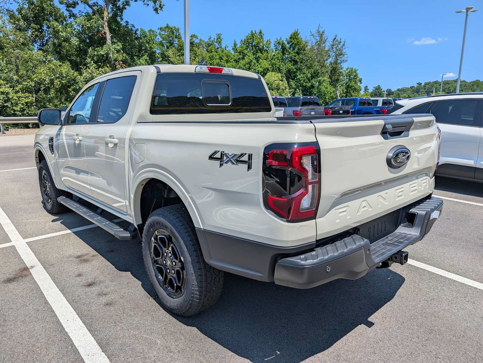 New 2026 Ford Ranger Lariat w/ Black Appearance Package AWD/4WD image 9