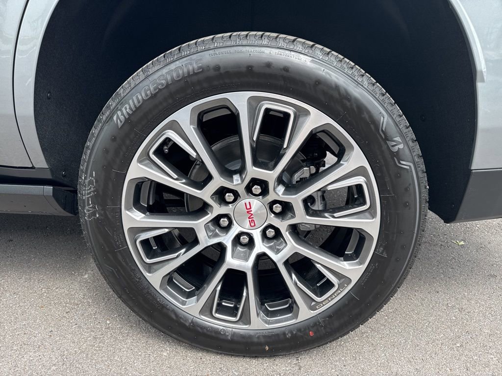 New 2026 GMC Yukon Denali w/ Denali Reserve Package AWD/4WD image 38