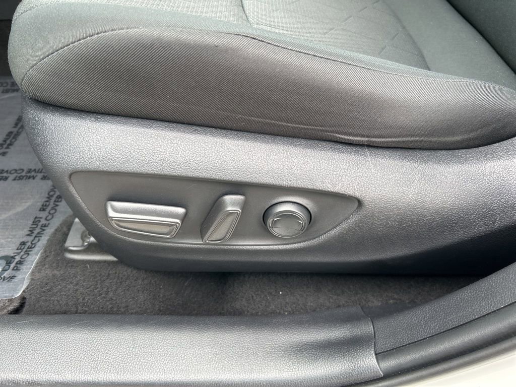 Used 2021 Toyota RAV4 XLE image 17