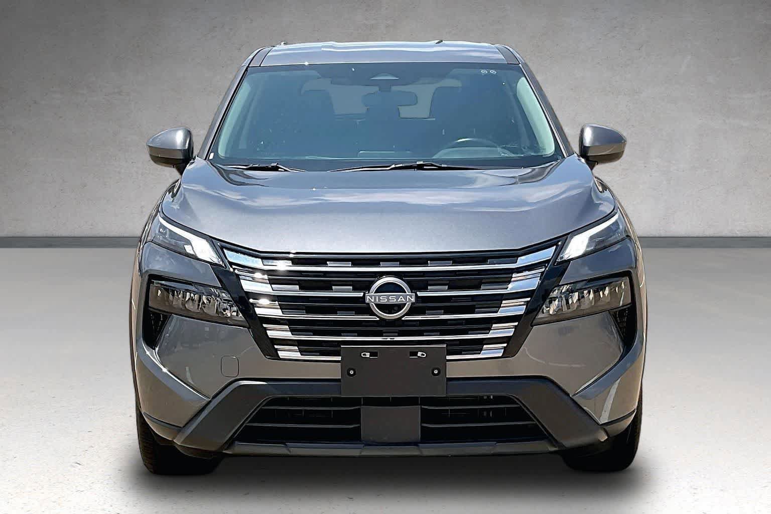 Used 2025 Nissan Rogue SV AWD/4WD image 6