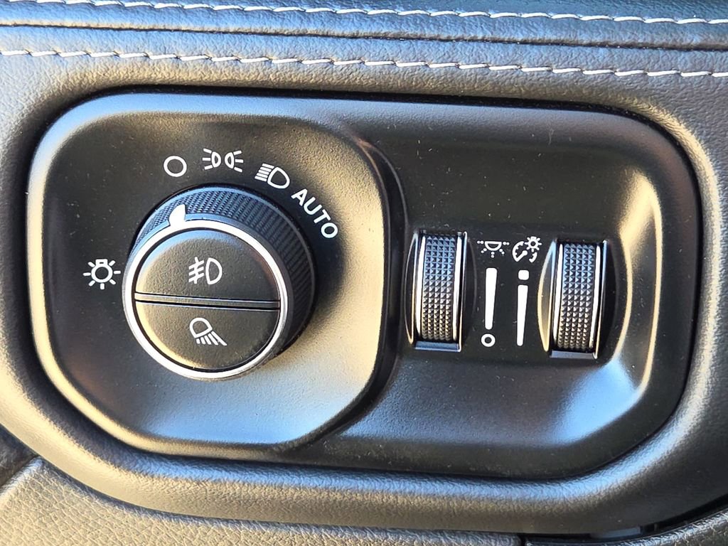 Used 2022 RAM 3500 Limited image 27