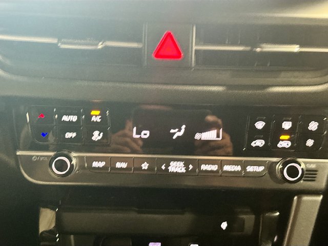 Certified 2024 Kia Seltos SX AWD/4WD image 16