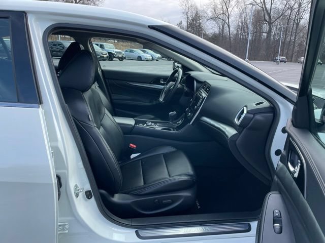 Used 2023 Nissan Maxima SV w/ Floor Mat Group FWD image 27