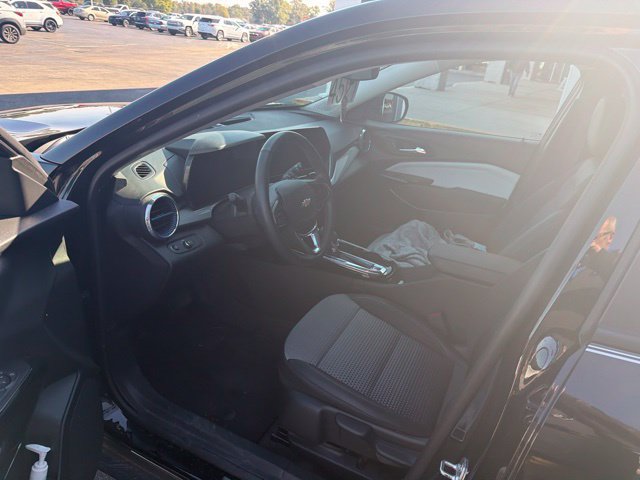 Used 2024 Chevrolet Trax LT w/ Driver Confidence Package FWD image 5