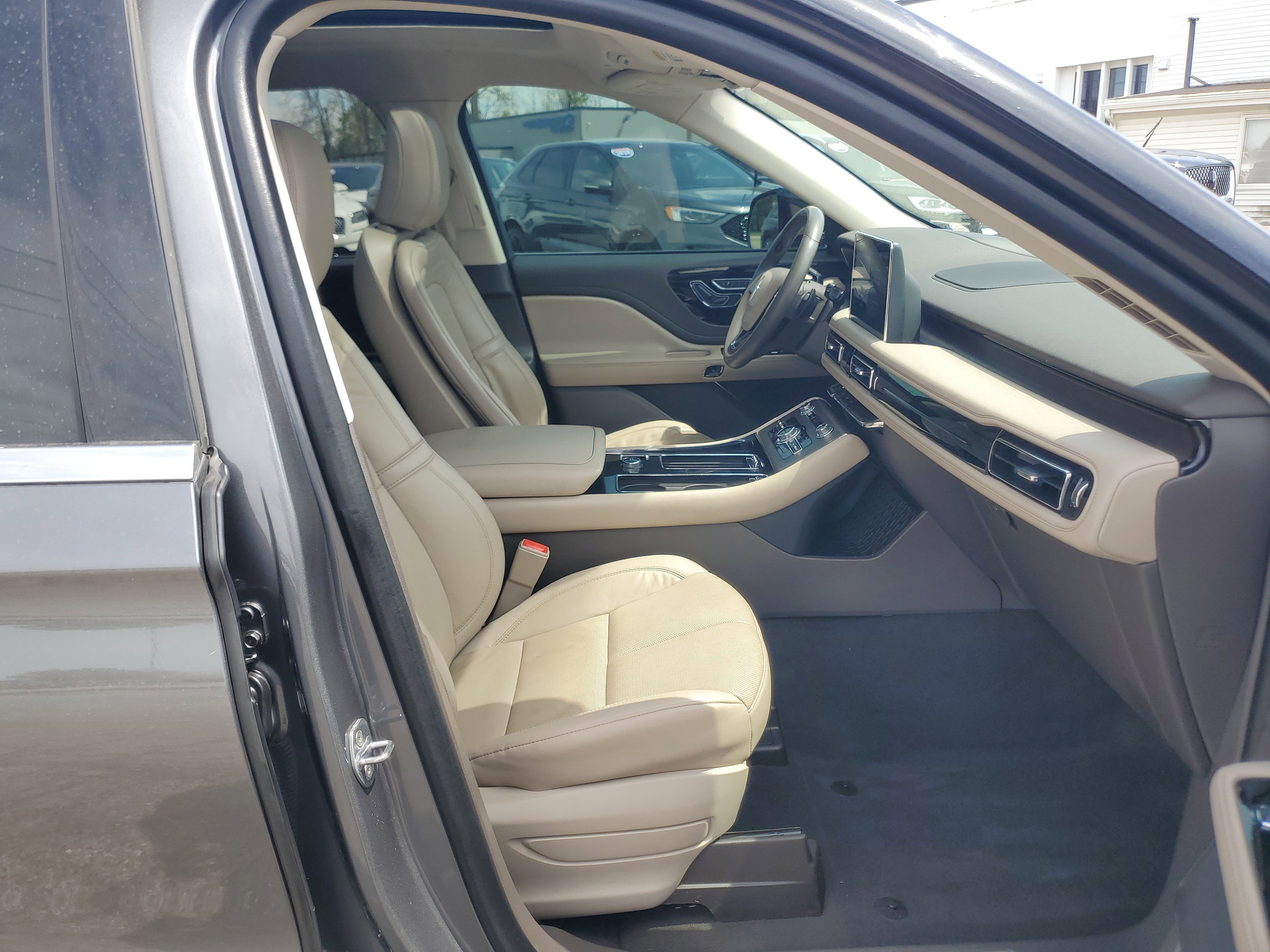 Certified 2023 Lincoln Aviator Reserve w/ Equipment Group 201A AWD/4WD image 9