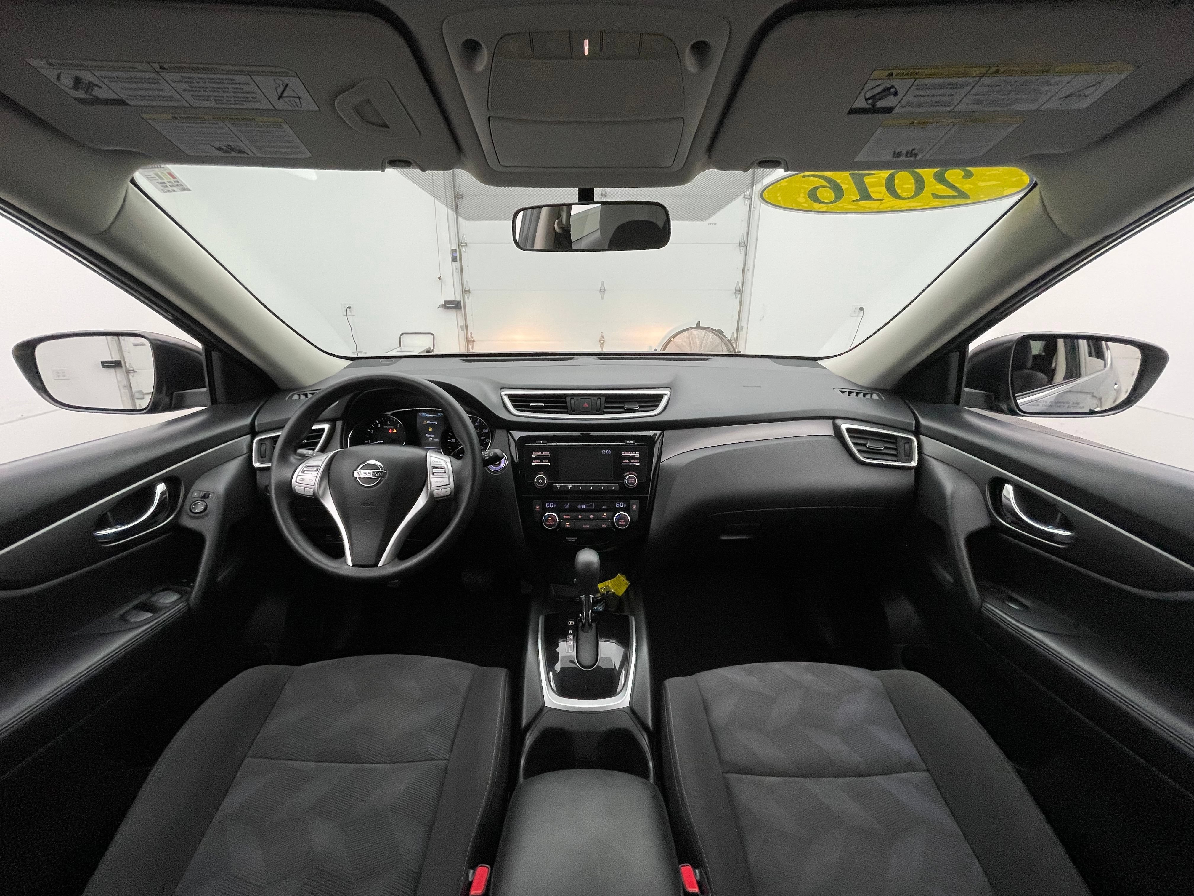 Used 2016 Nissan Rogue SV AWD/4WD image 3