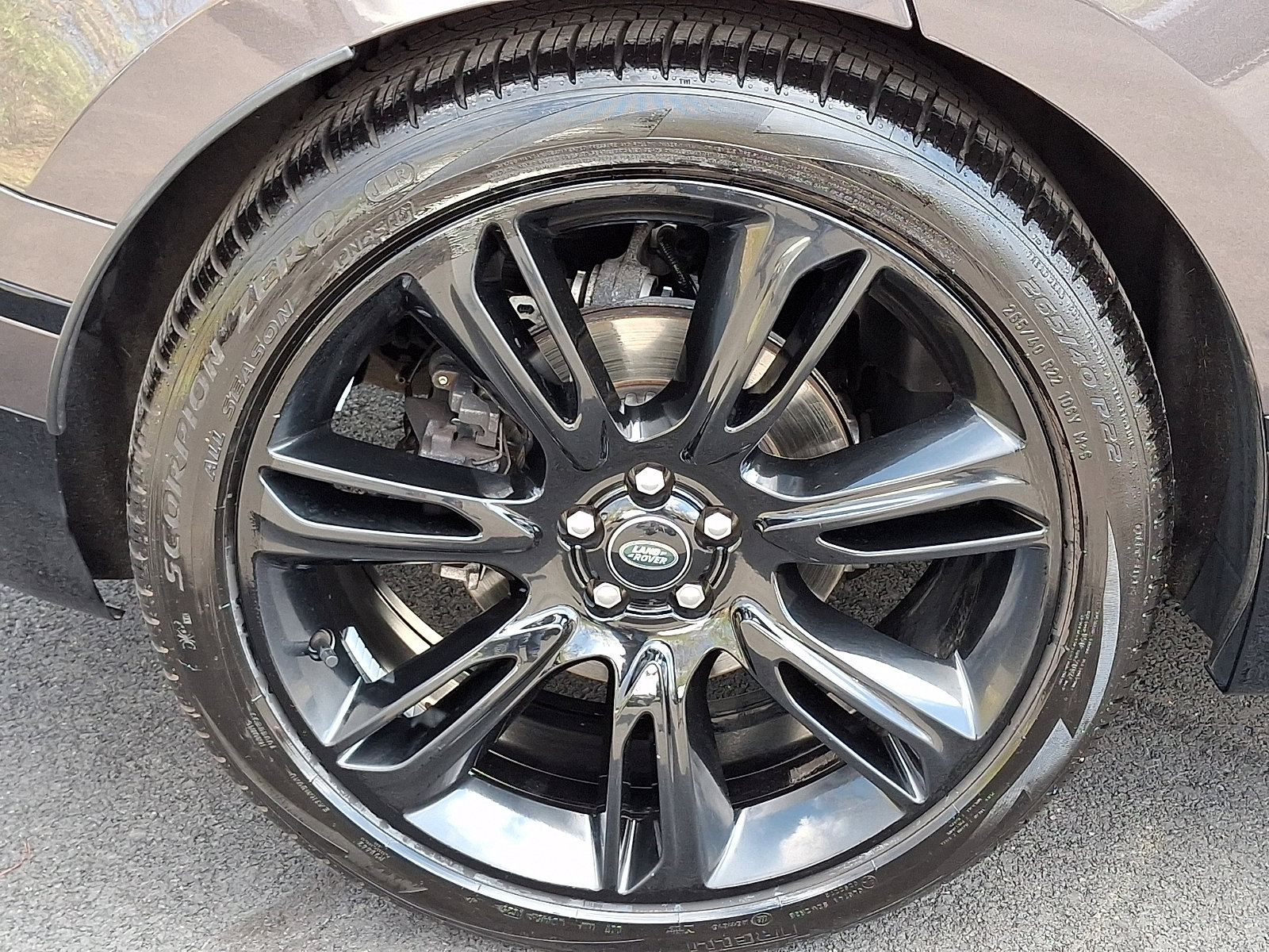 Used 2023 Land Rover Range Rover Velar R-Dynamic S image 11