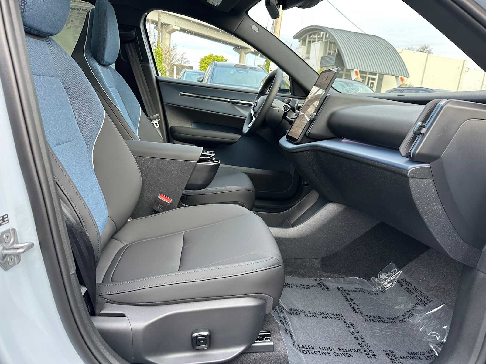 New 2026 Volvo EX30 Plus w/ Protection Package Premier image 10