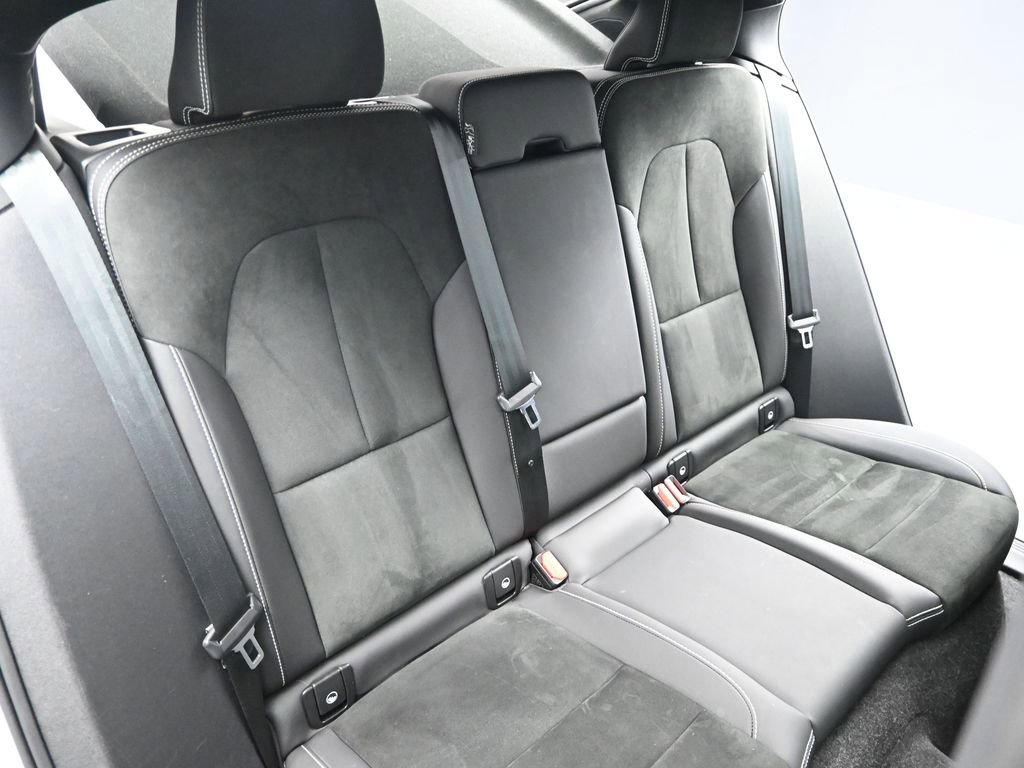 Used 2023 Volvo C40 P8 Recharge Ultimate image 15