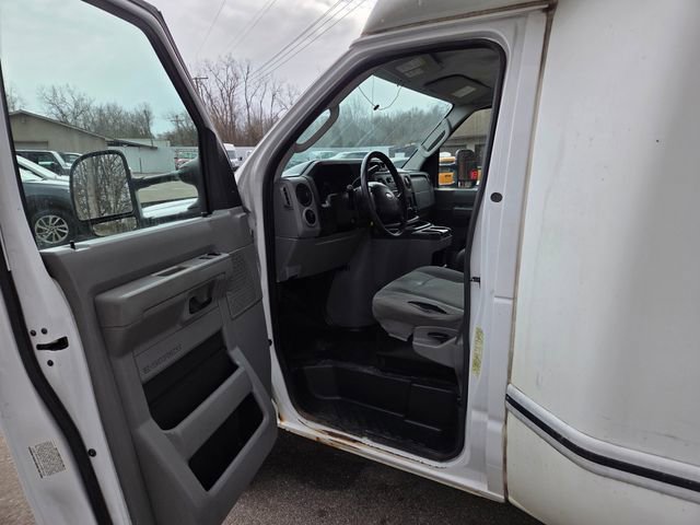 Used 2018 Ford E-350 and Econoline 350 Super Duty w/ Power Windows & Locks Group RWD image 11