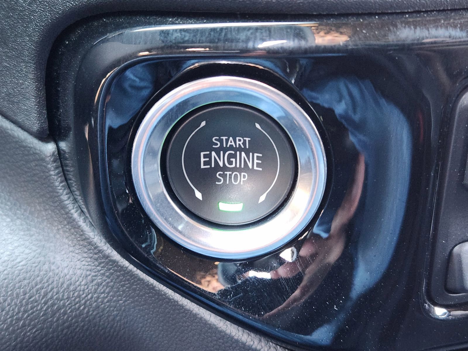 Used 2025 Chevrolet Silverado 1500 ZR2 w/ Technology Package image 24