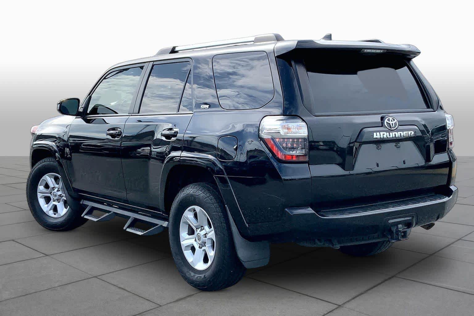 Used 2022 Toyota 4Runner SR5 RWD image 11
