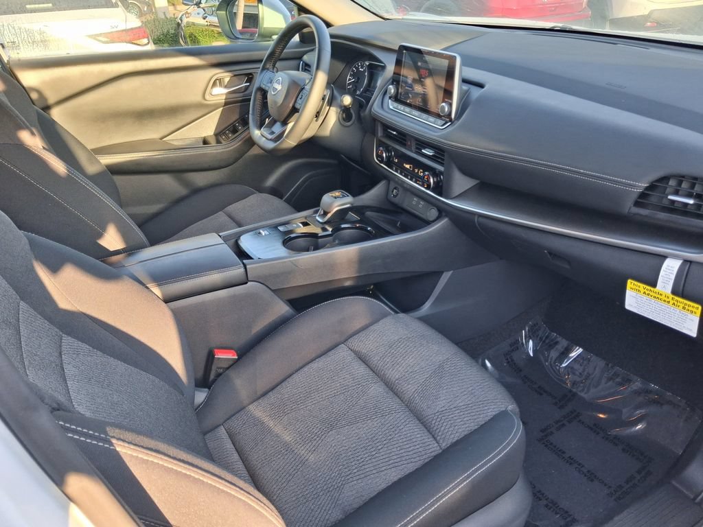 Used 2026 Nissan Rogue SV FWD image 26