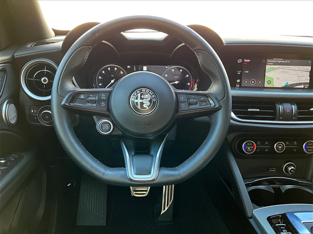 Used 2024 Alfa Romeo Stelvio Ti image 11