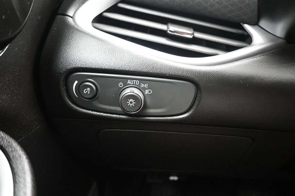 Used 2020 Chevrolet Malibu LS FWD image 24