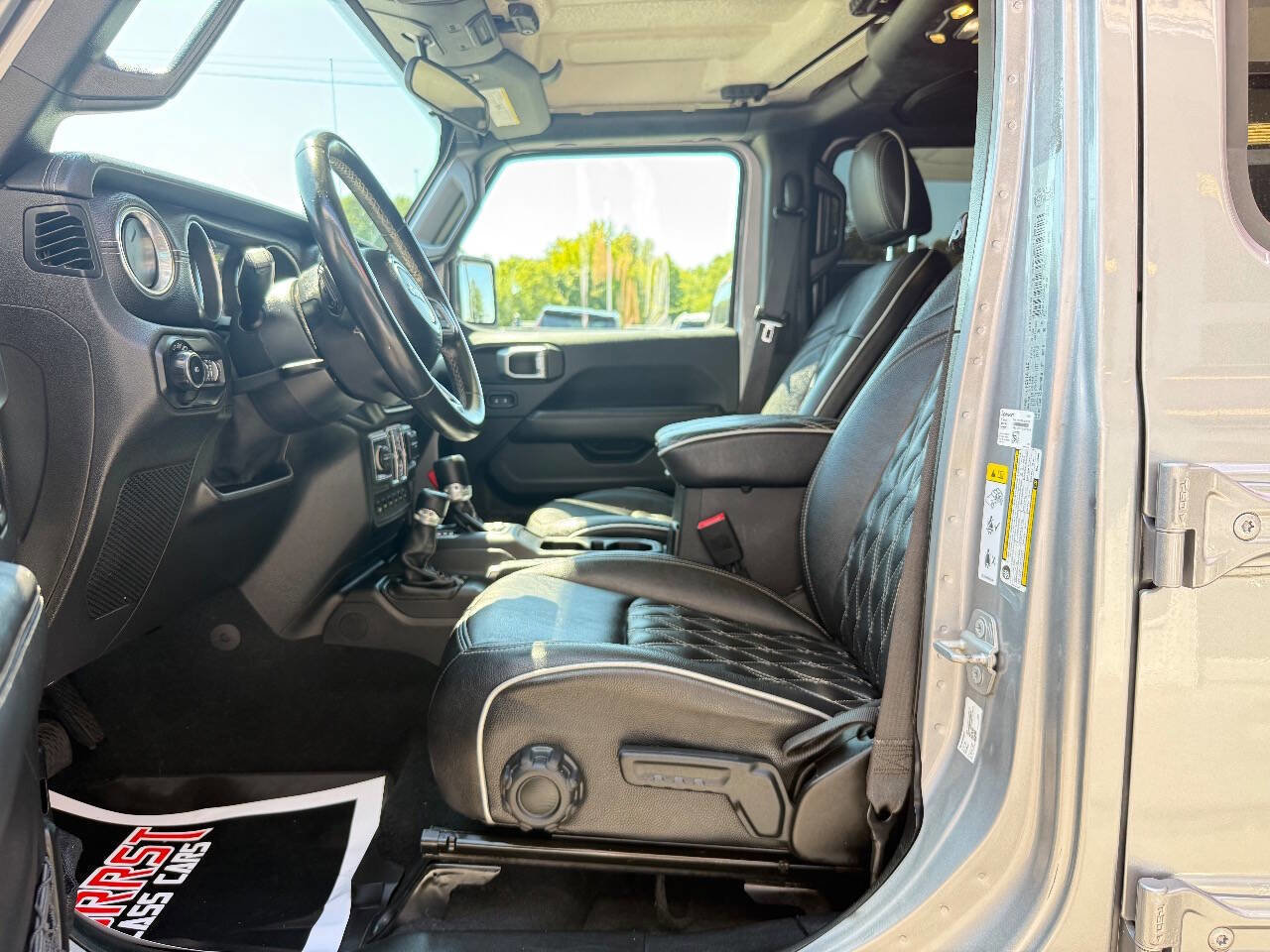 Used 2019 Jeep Wrangler Unlimited Sahara image 22