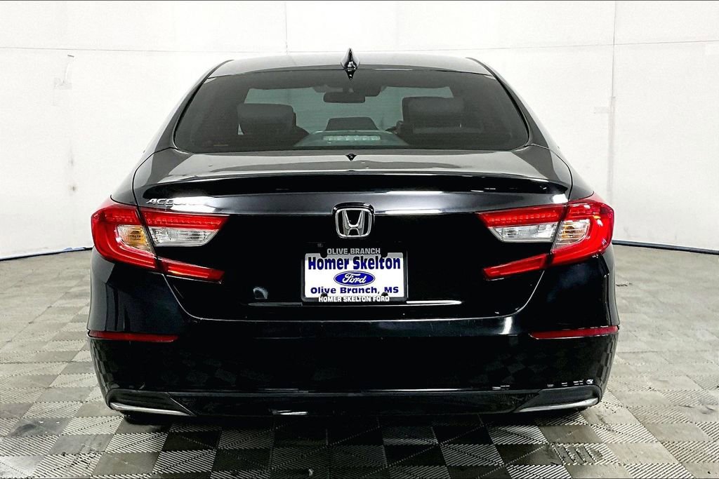 Used 2018 Honda Accord EX image 4