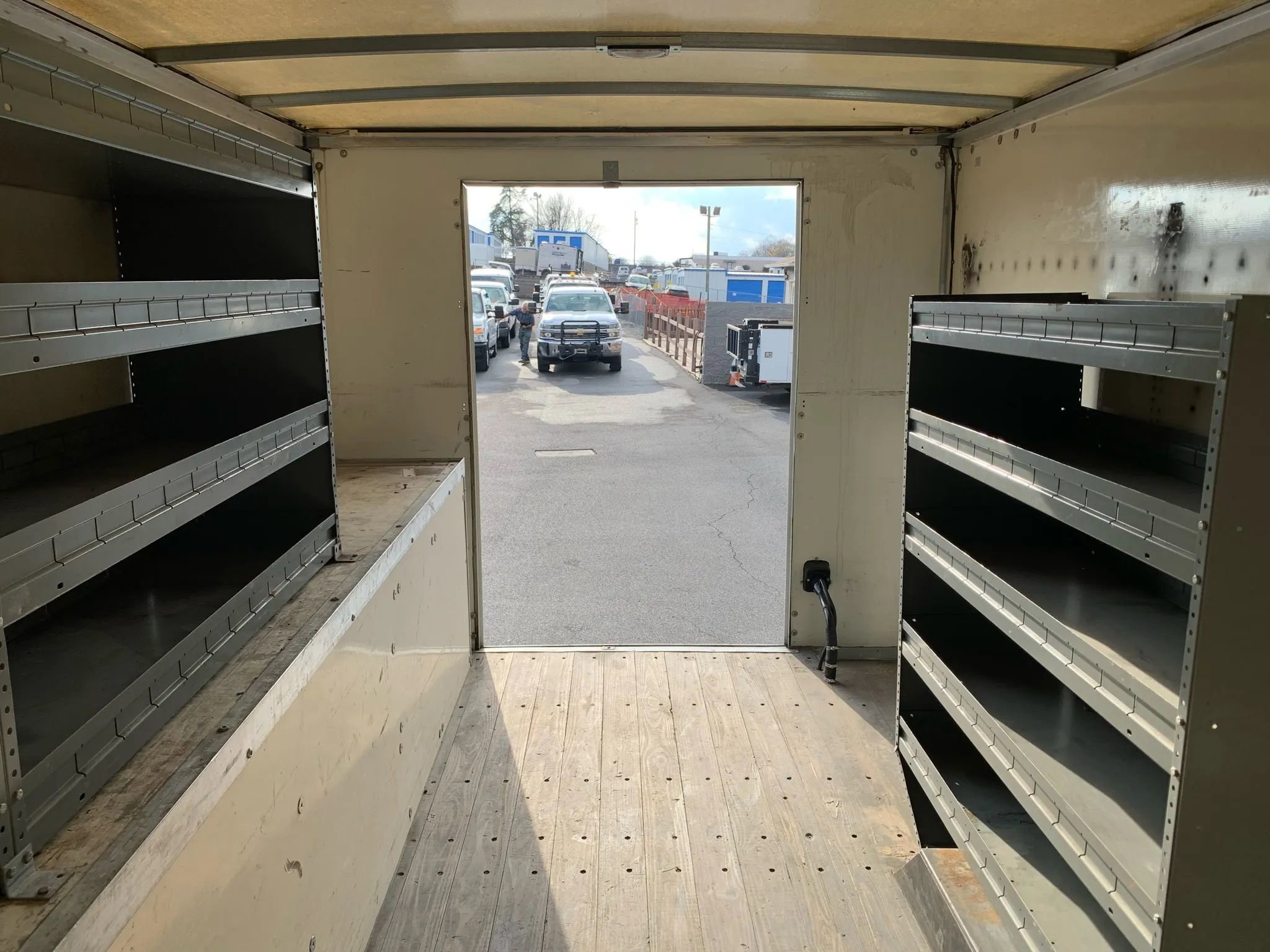 Used 2013 Ford E-450 and Econoline 450 Super Duty w/ PWR Locks & Windows Group RWD image 33