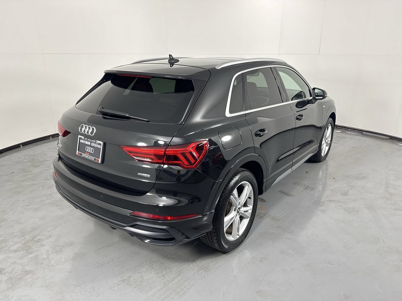 Used 2022 Audi Q3 2.0T Premium Plus w/ Premium Plus Package AWD/4WD image 36