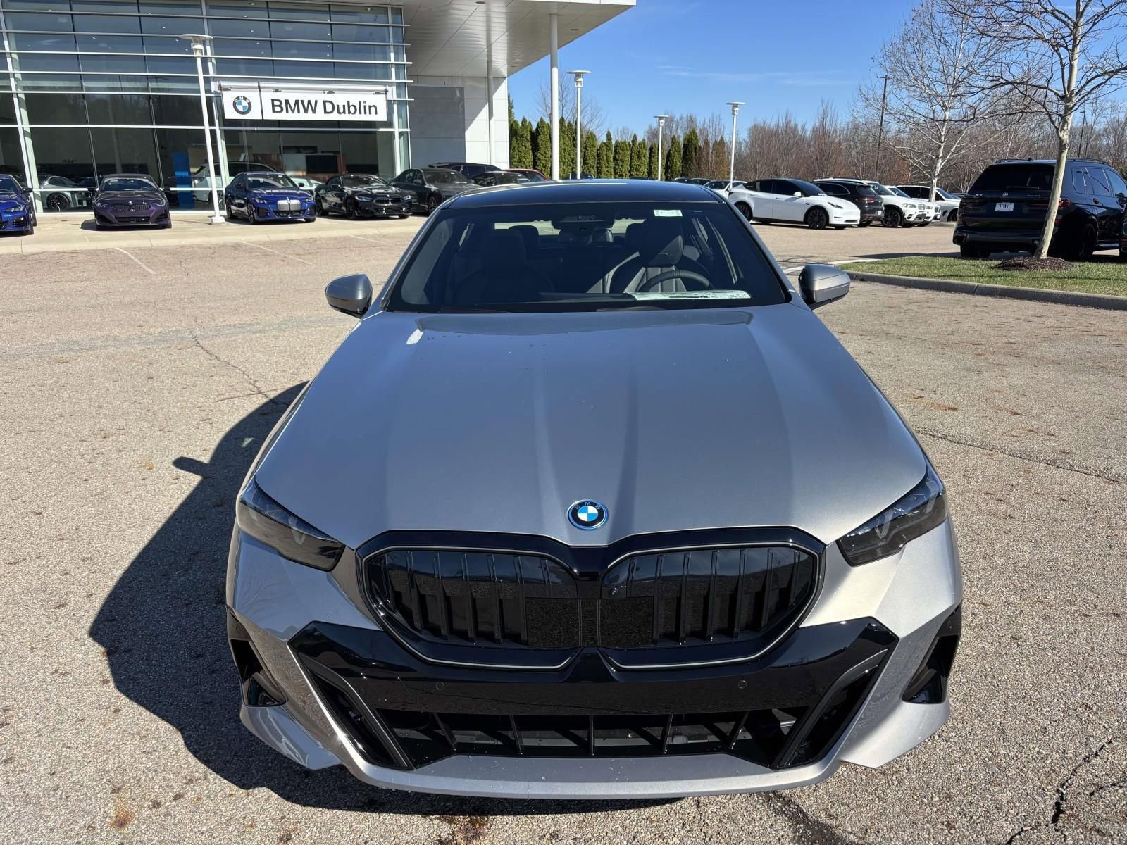 New 2026 BMW 550e xDrive image 2