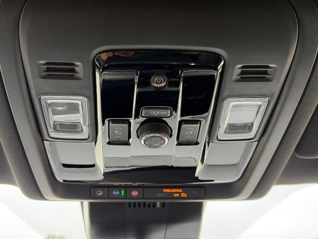 New 2026 Chevrolet Suburban LT w/ Comfort Package AWD/4WD image 19