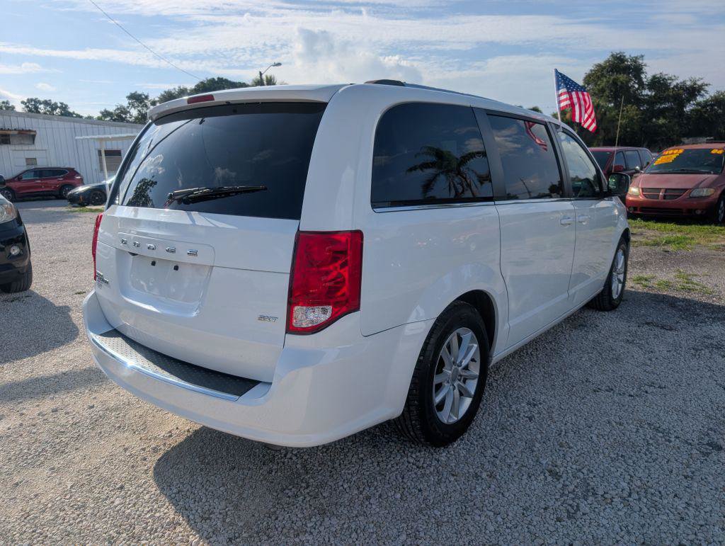 Used 2020 Dodge Grand Caravan SXT FWD image 5