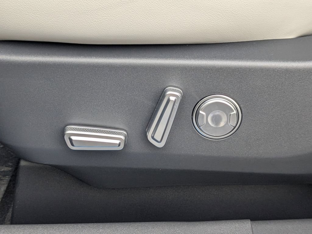 New 2026 Lincoln Nautilus Premier w/ Equipment Group 102A AWD/4WD image 20