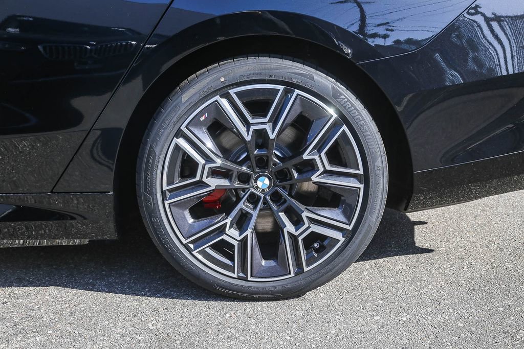 New 2026 BMW i5 eDrive40 w/ M Sport Package RWD image 8