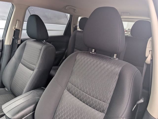 Used 2019 Nissan Rogue SV w/ Premium Package image 10