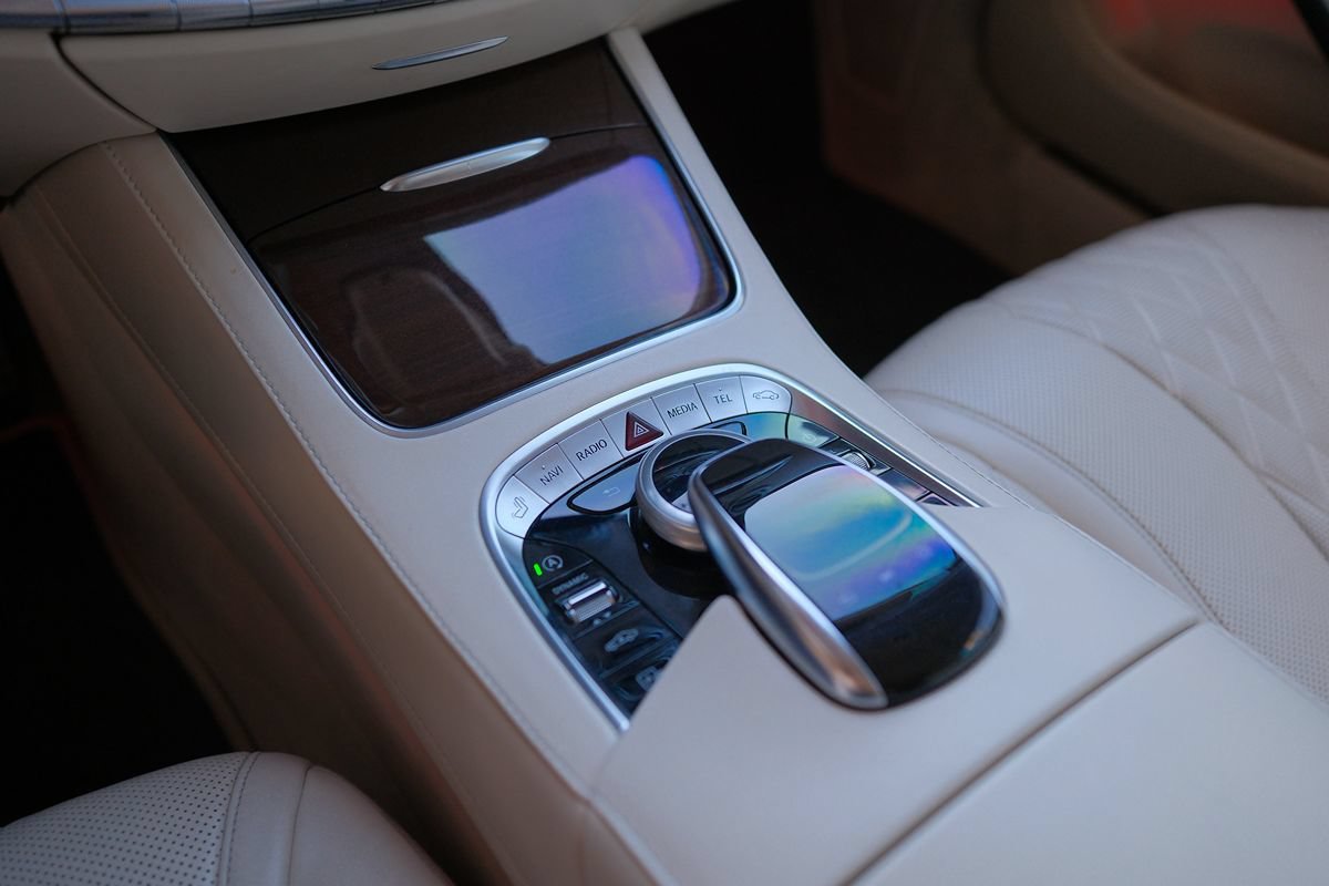 Used 2019 Mercedes-Benz S 560 Sedan image 25