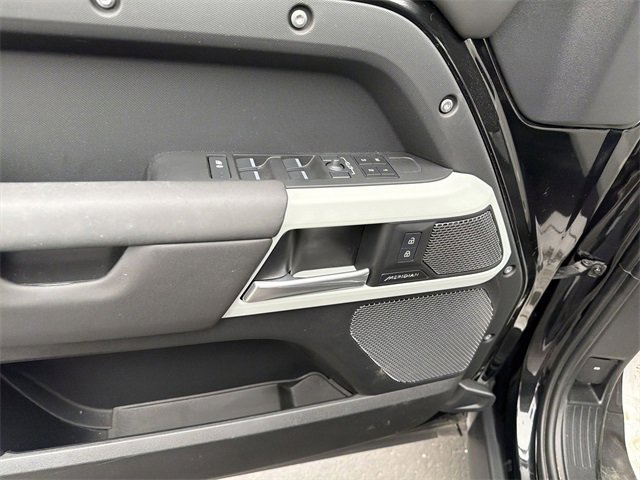 Used 2024 Land Rover Defender 110 S image 16