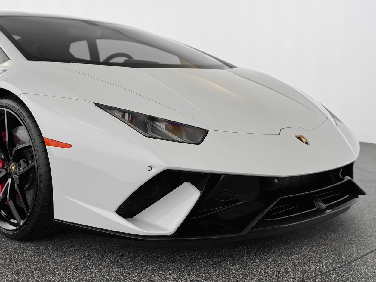 Used 2018 Lamborghini Huracan Performante AWD/4WD image 48