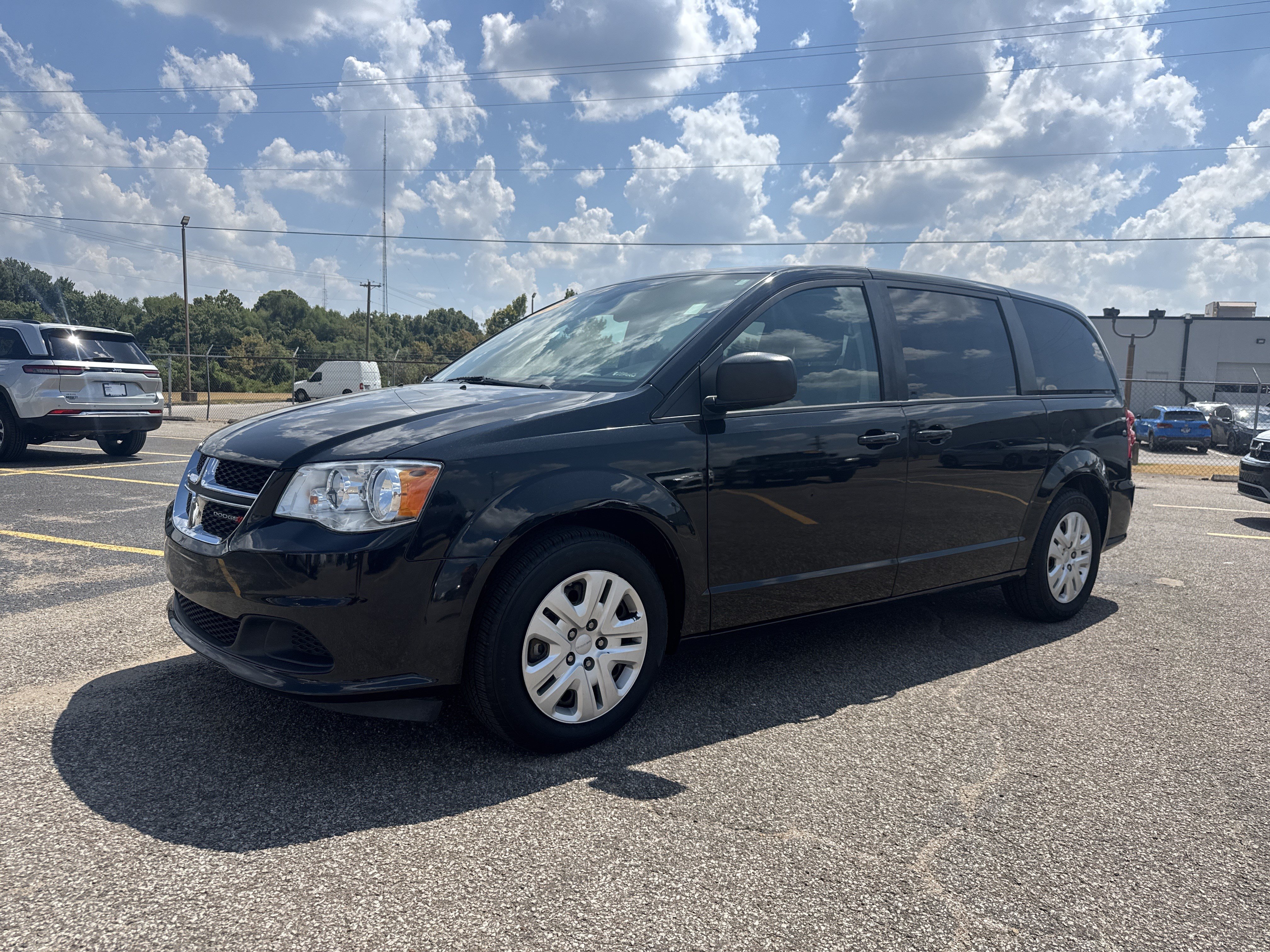 Used 2018 Dodge Grand Caravan SE w/ Rear Park Assist Package