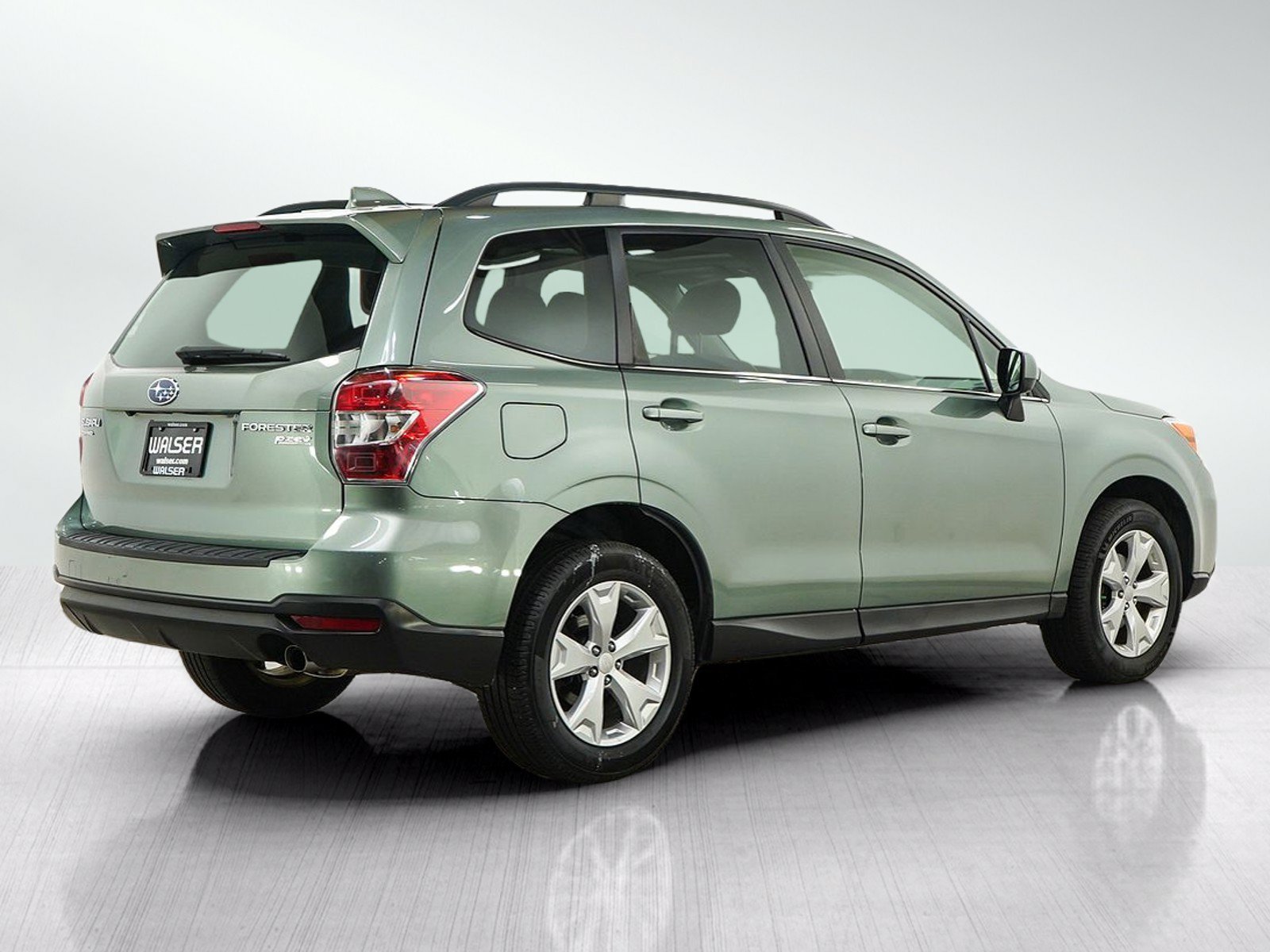 Used 2016 Subaru Forester 2.5i Limited AWD/4WD image 5