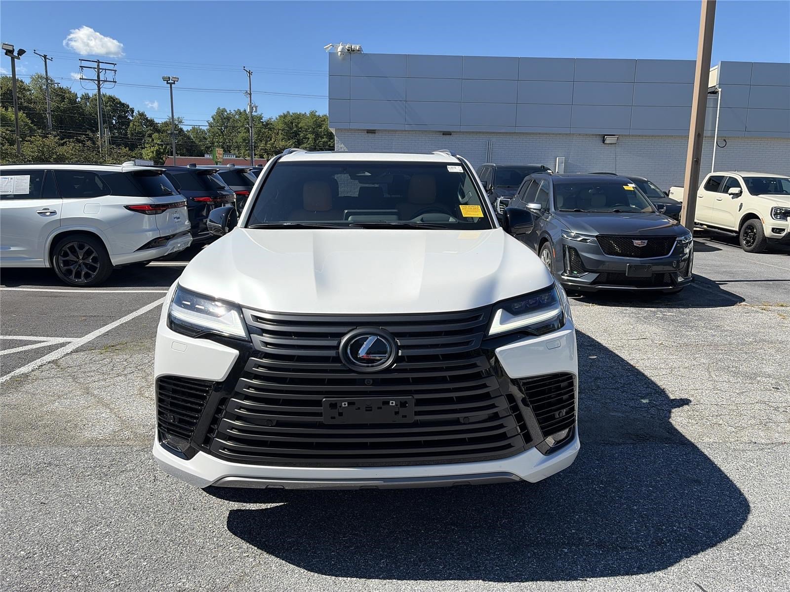 Used 2025 Lexus LX 600 4WD w/ Appearance Package image 8
