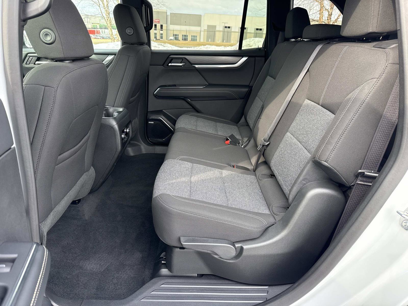 Used 2025 GMC Acadia Elevation image 22