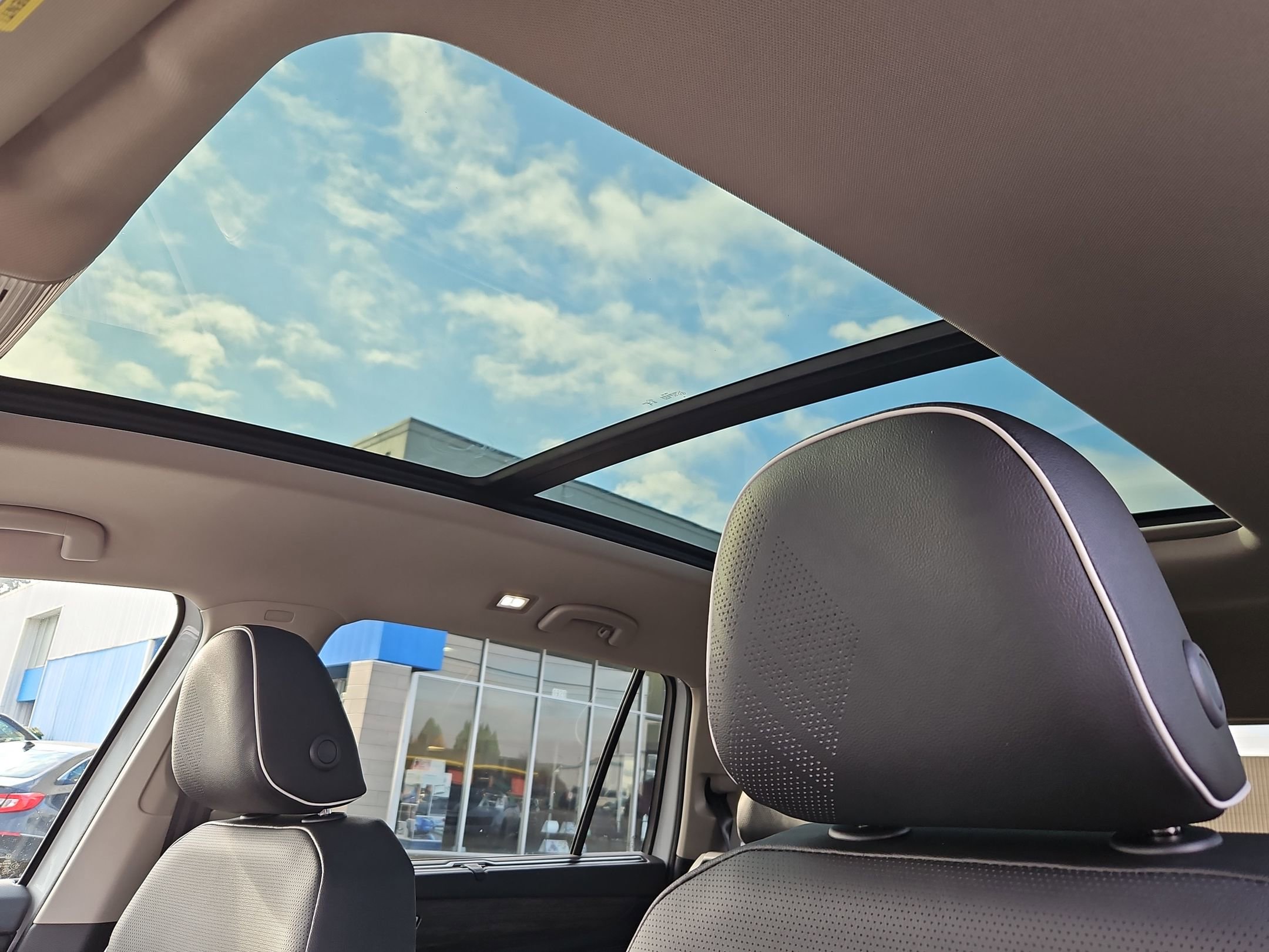 New 2026 Volkswagen Atlas SEL Premium R-Line image 22