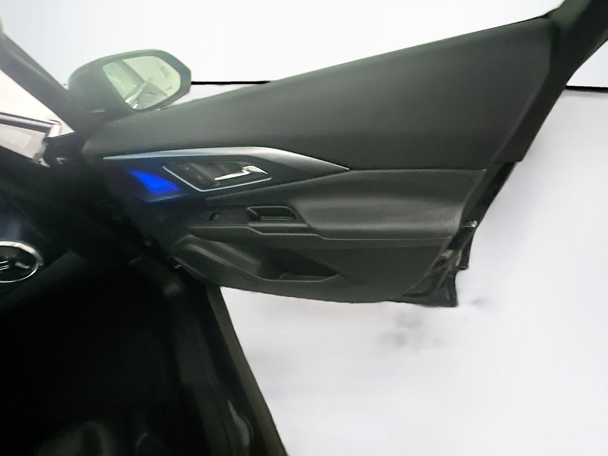 Used 2025 Chevrolet Equinox EV LT w/ Convenience Package image 32