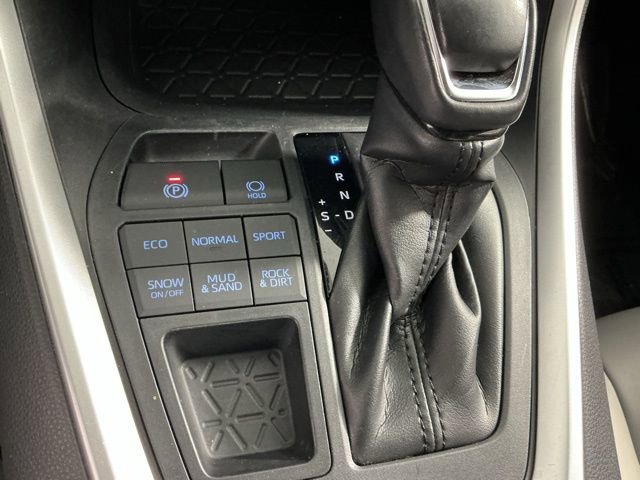 Used 2019 Toyota RAV4 XLE Premium w/ Cold Weather Package AWD/4WD image 31