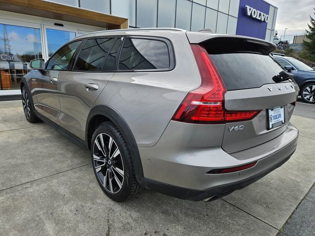Used 2021 Volvo V60 T5 Cross Country w/ Advanced Package image 7