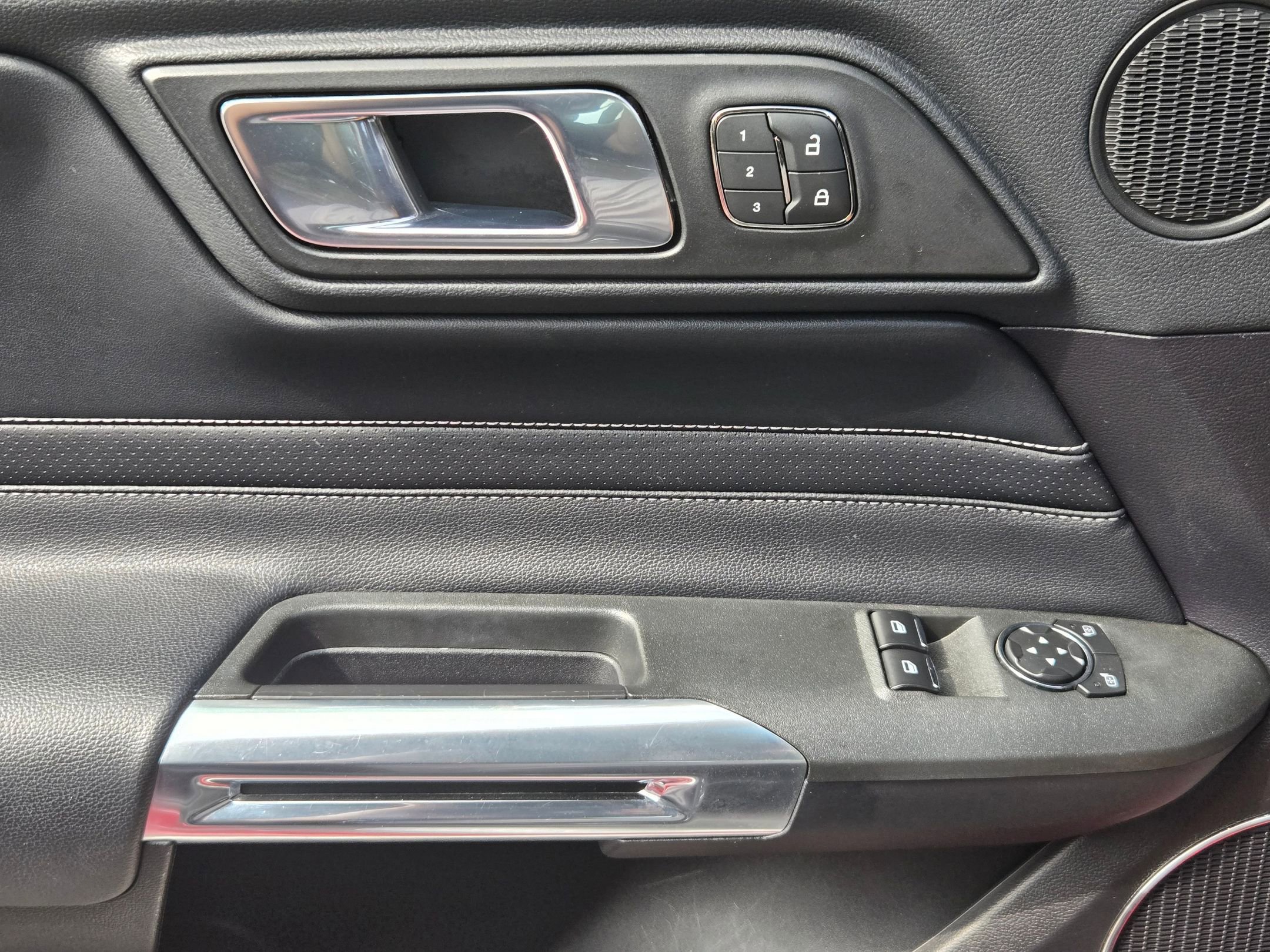 Used 2019 Ford Mustang GT Premium w/ GT Performance Package RWD image 12