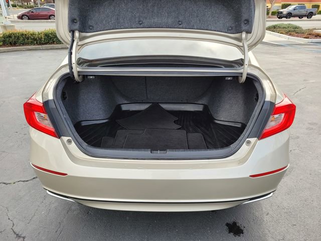 Used 2018 Honda Accord EX image 12