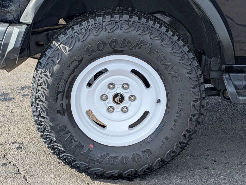 New 2025 Ford Bronco Heritage Edition AWD/4WD image 16