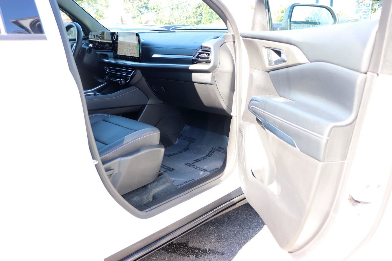 Used 2026 Chevrolet Traverse LT AWD/4WD image 17