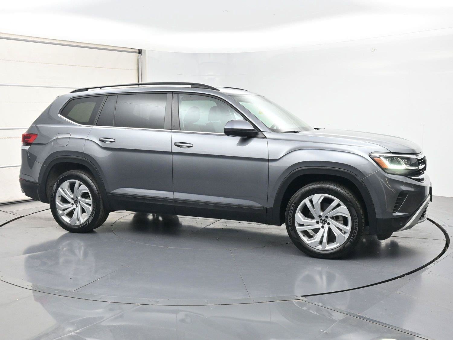 Certified 2023 Volkswagen Atlas SE w/ Panoramic Sunroof Package AWD/4WD image 29