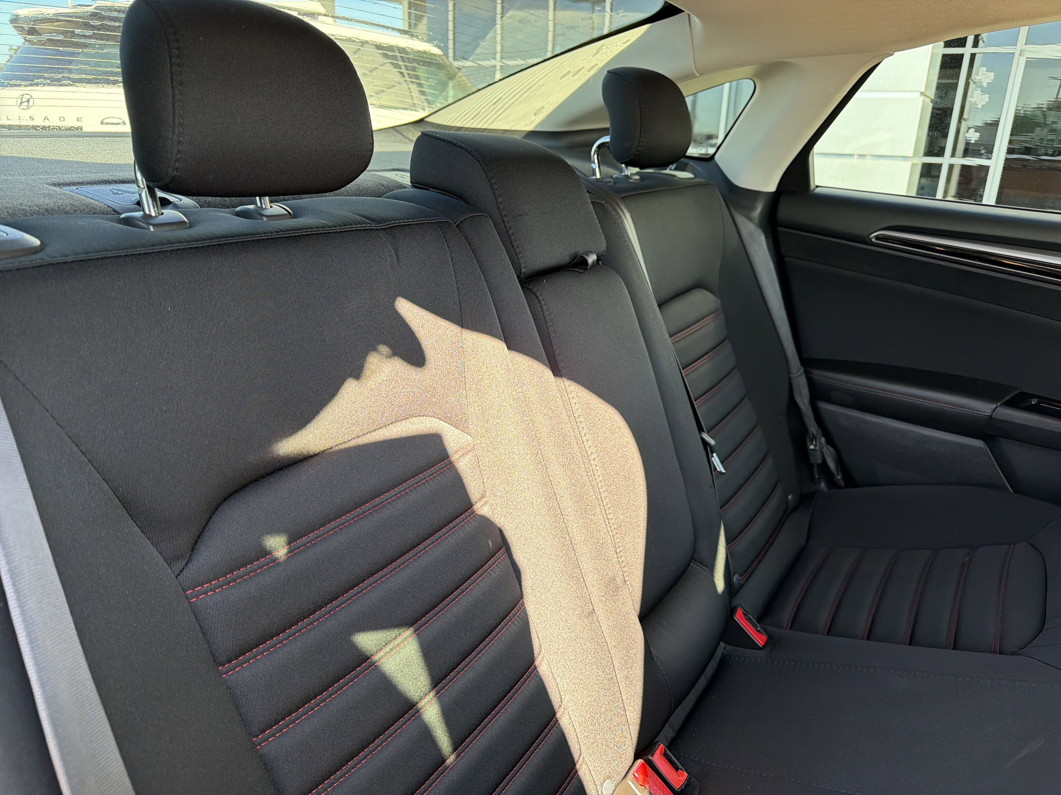 Used 2014 Ford Fusion SE image 8